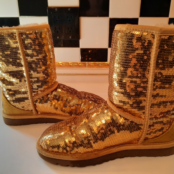Ugg Classic Short Gold Sequin Boots - Picture 5 of 9